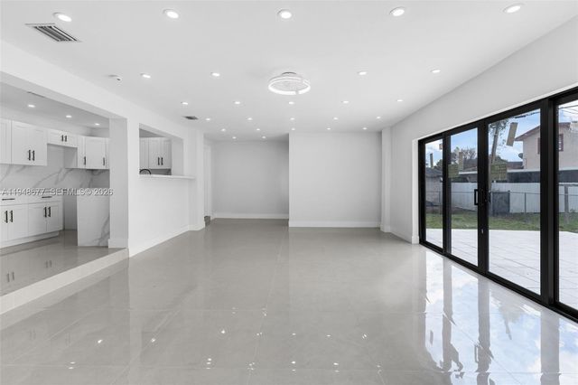 13930 Van Buren St, Miami, FL 33176