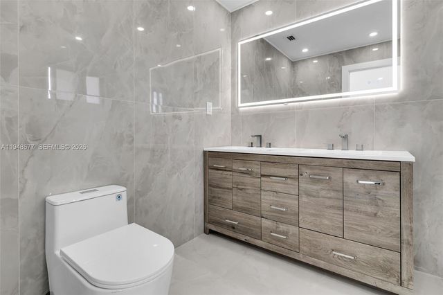 13930 Van Buren St, Miami, FL 33176