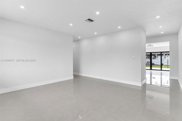 13930 Van Buren St, Miami, FL 33176