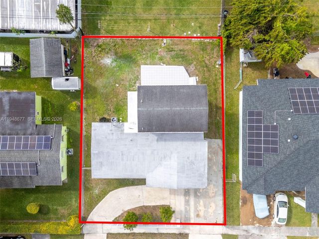 13930 Van Buren St, Miami, FL 33176