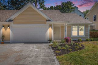 17561 Beechwood Lane Lane 6, Spring Lake, MI 49456