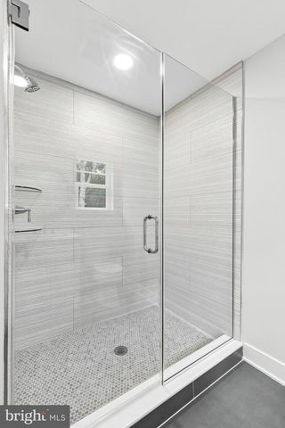 102 BLUE ANCHOR RD, Sicklerville, NJ 08081