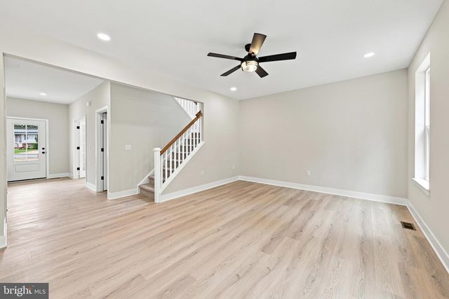 102 BLUE ANCHOR RD, Sicklerville, NJ 08081