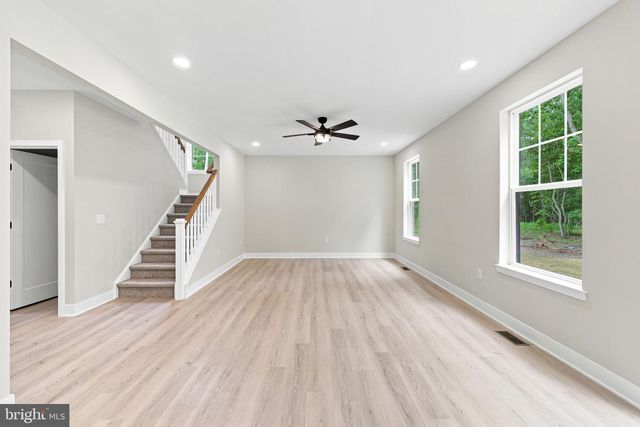 102 BLUE ANCHOR RD, Sicklerville, NJ 08081