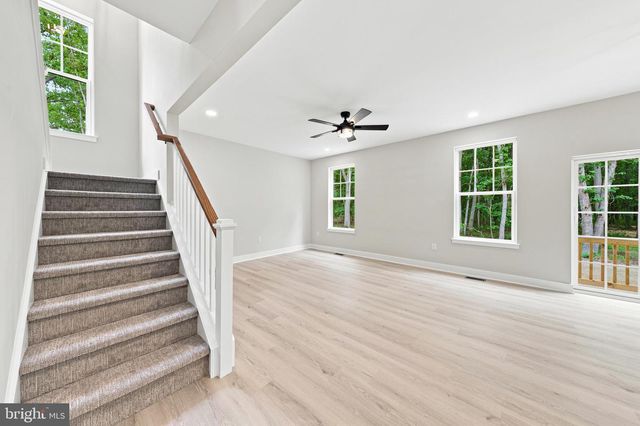 102 BLUE ANCHOR RD, Sicklerville, NJ 08081
