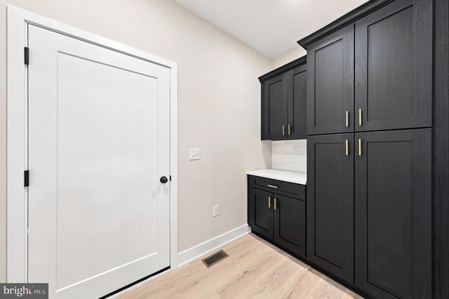 102 BLUE ANCHOR RD, Sicklerville, NJ 08081