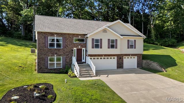 120 Willow Branch, Hillsboro, MO 63050