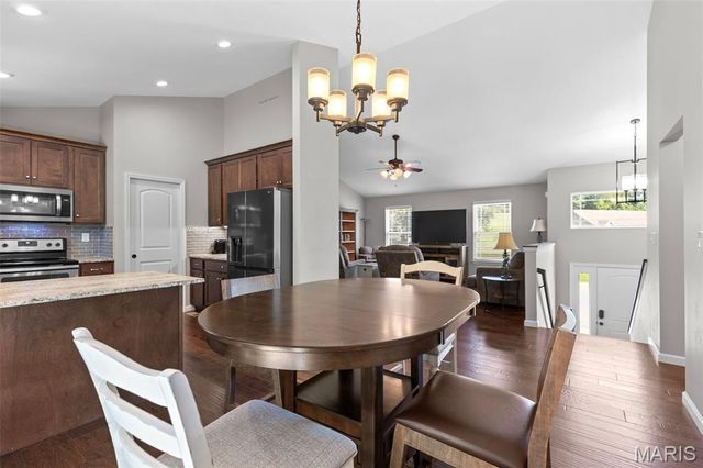 120 Willow Branch, Hillsboro, MO 63050