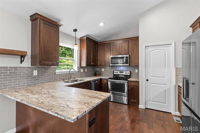 120 Willow Branch, Hillsboro, MO 63050