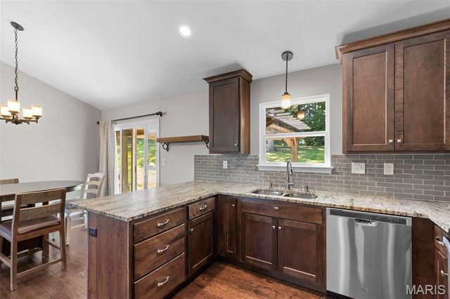 120 Willow Branch, Hillsboro, MO 63050