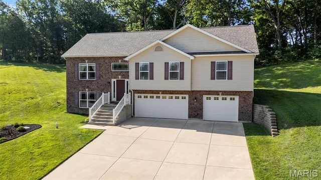 120 Willow Branch, Hillsboro, MO 63050