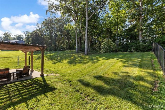 120 Willow Branch, Hillsboro, MO 63050