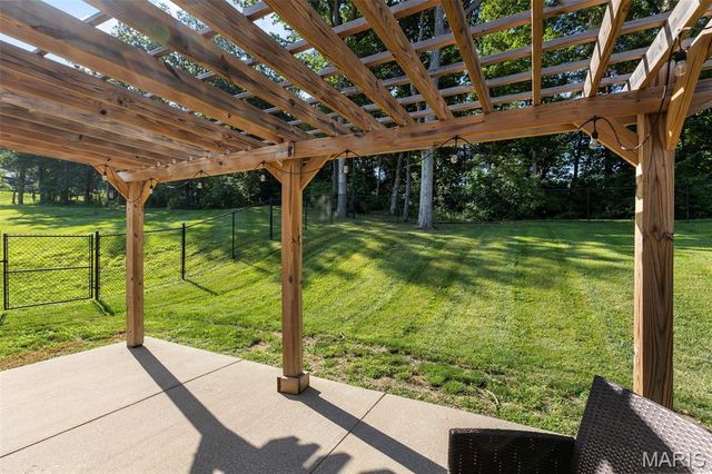 120 Willow Branch, Hillsboro, MO 63050
