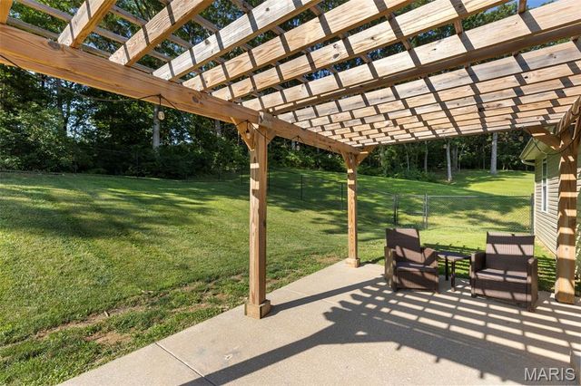 120 Willow Branch, Hillsboro, MO 63050