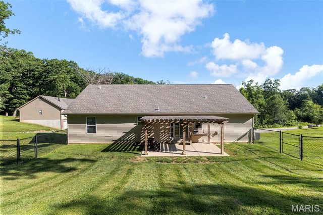 120 Willow Branch, Hillsboro, MO 63050