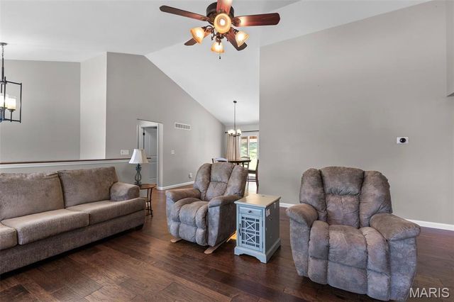 120 Willow Branch, Hillsboro, MO 63050