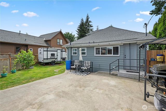 1925 Rainier Avenue, Everett, WA 98201