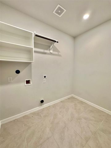 17830 Typhoon Way, Crosby, TX 77532