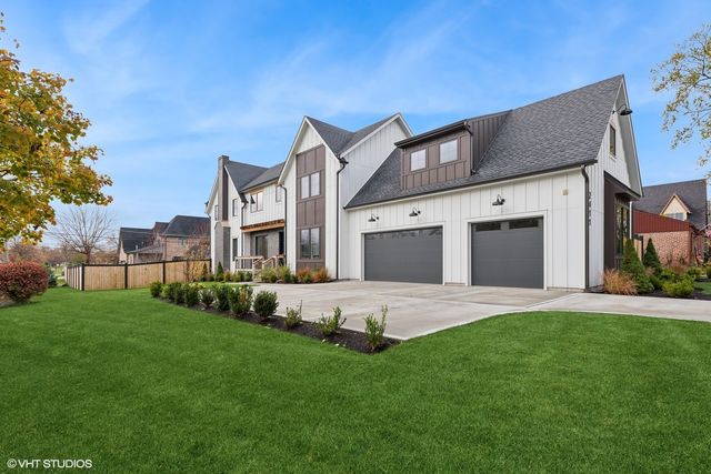 2411 Woodlawn Road, Northbrook, IL 60062