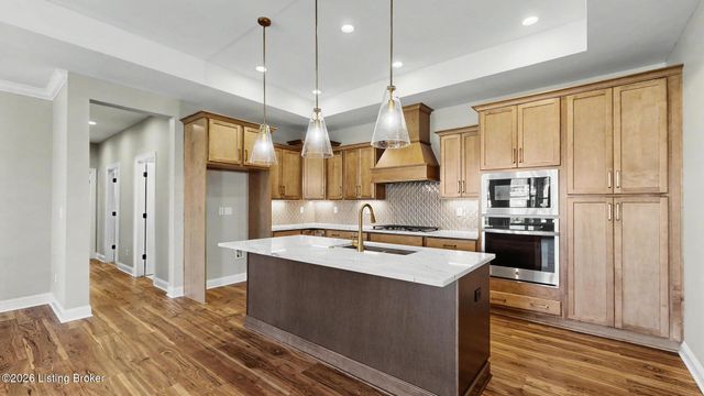 17026 Farrier Dr, Louisville, KY 40245