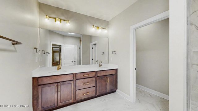 17026 Farrier Dr, Louisville, KY 40245
