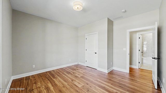 17026 Farrier Dr, Louisville, KY 40245