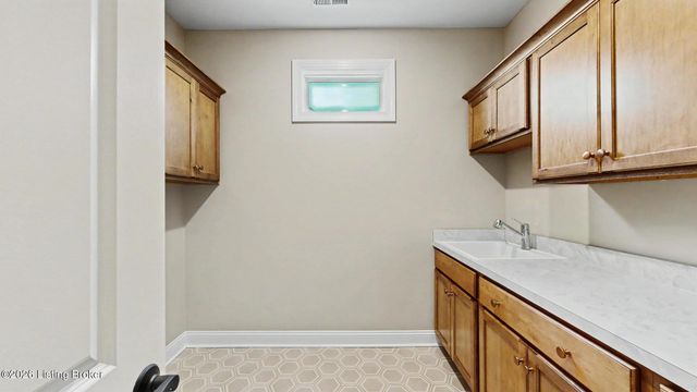 17026 Farrier Dr, Louisville, KY 40245