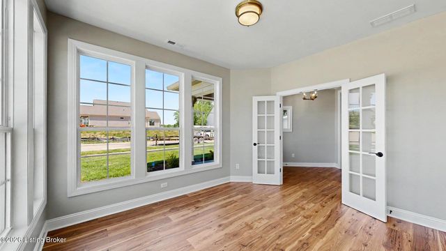 17026 Farrier Dr, Louisville, KY 40245
