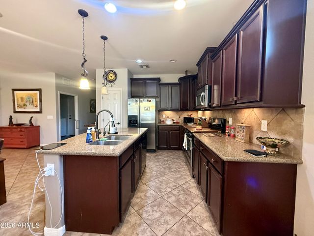 17656 W CEDARWOOD Lane, Goodyear, AZ 85338