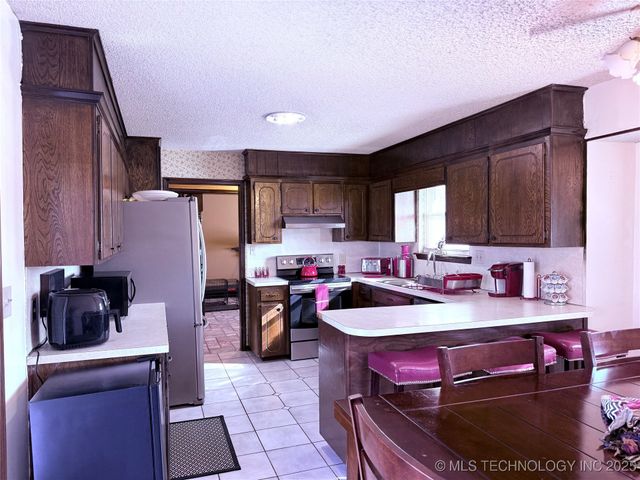 2902 Hilltop Avenue, Muskogee, OK 74403