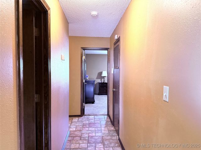2902 Hilltop Avenue, Muskogee, OK 74403