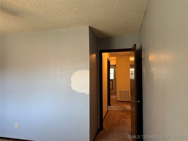 2902 Hilltop Avenue, Muskogee, OK 74403