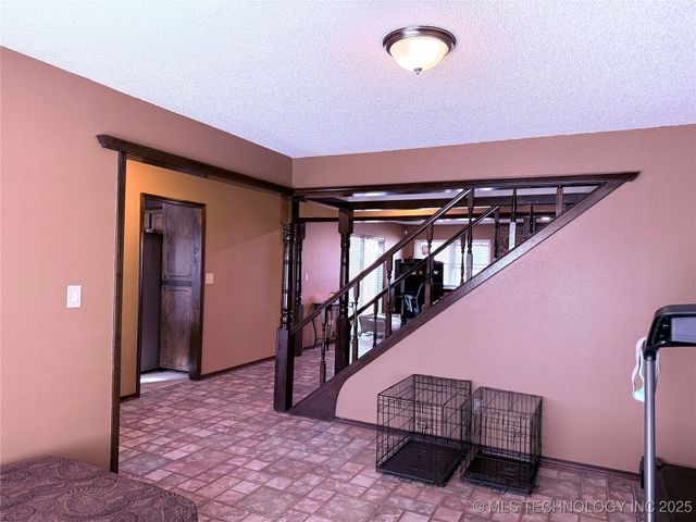 2902 Hilltop Avenue, Muskogee, OK 74403