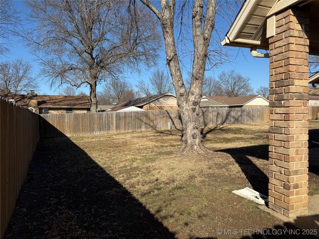 2902 Hilltop Avenue, Muskogee, OK 74403