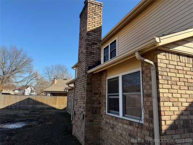 2902 Hilltop Avenue, Muskogee, OK 74403