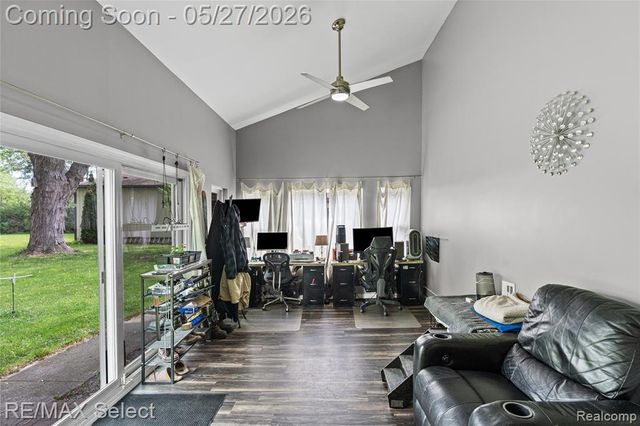 6361 Fenton Road, Grand Blanc, MI 48507