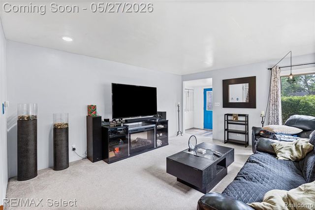 6361 Fenton Road, Grand Blanc, MI 48507