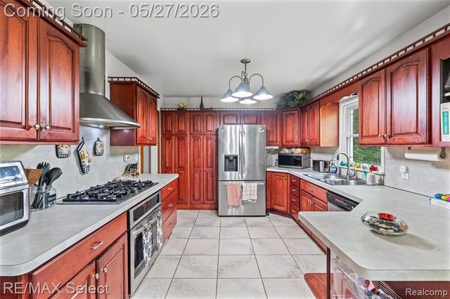 6361 Fenton Road, Grand Blanc, MI 48507
