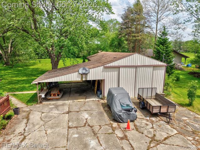 6361 Fenton Road, Grand Blanc, MI 48507