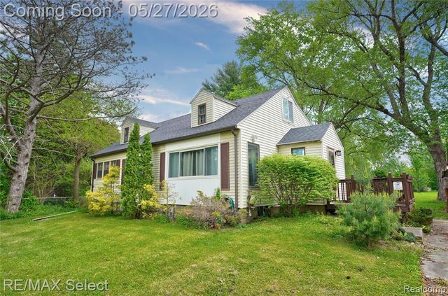 6361 Fenton Road, Grand Blanc, MI 48507