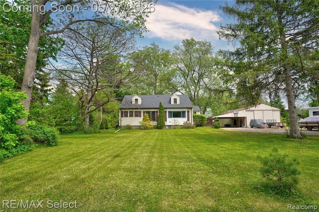 6361 Fenton Road, Grand Blanc, MI 48507