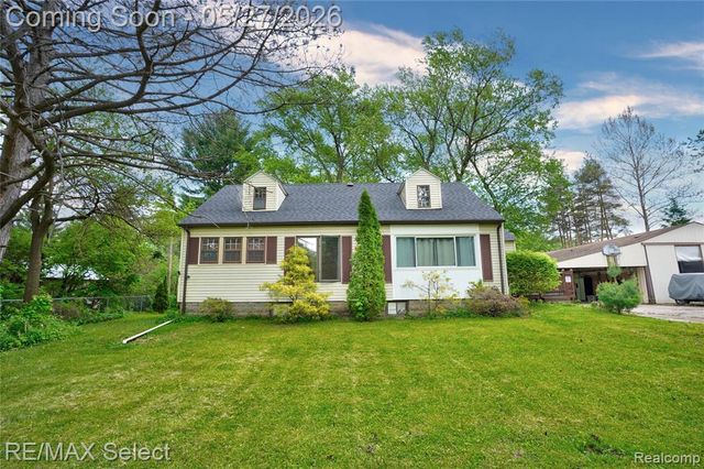 6361 Fenton Road, Grand Blanc, MI 48507