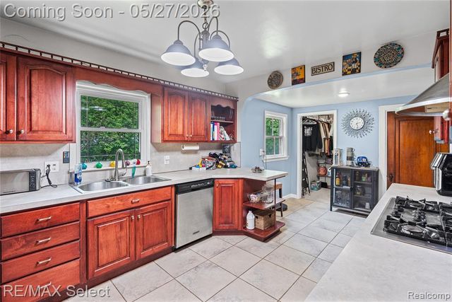 6361 Fenton Road, Grand Blanc, MI 48507