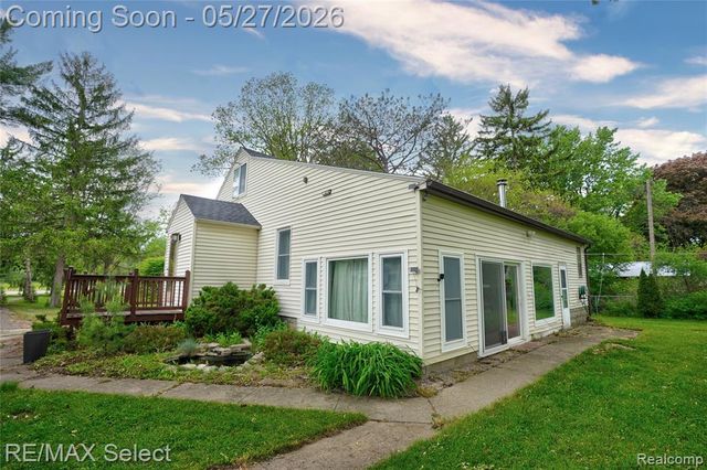 6361 Fenton Road, Grand Blanc, MI 48507