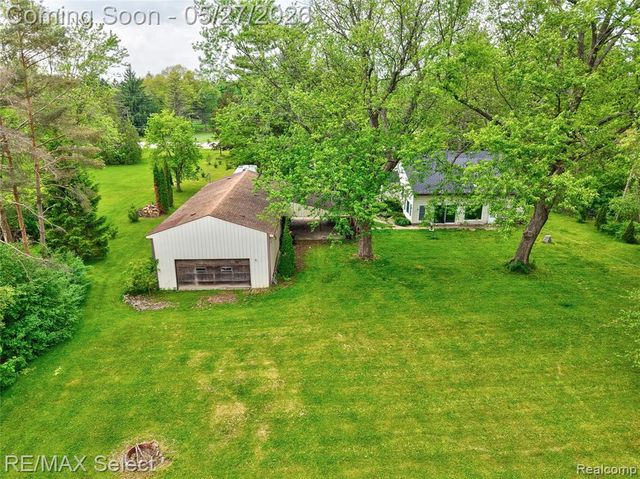 6361 Fenton Road, Grand Blanc, MI 48507