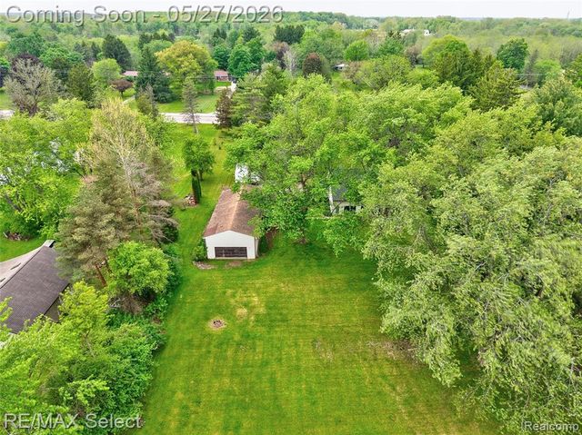 6361 Fenton Road, Grand Blanc, MI 48507