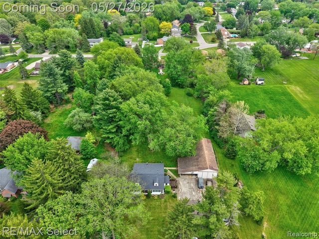 6361 Fenton Road, Grand Blanc, MI 48507