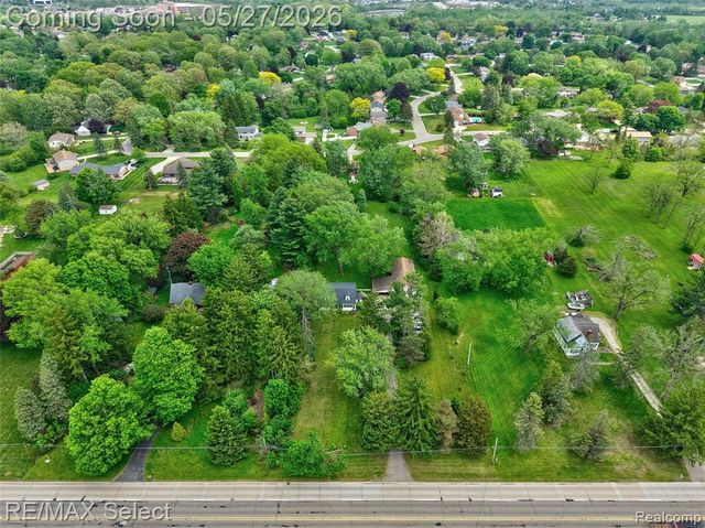 6361 Fenton Road, Grand Blanc, MI 48507
