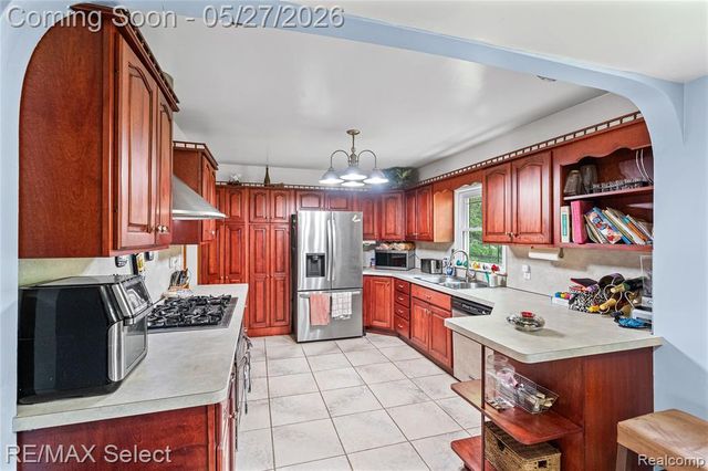 6361 Fenton Road, Grand Blanc, MI 48507