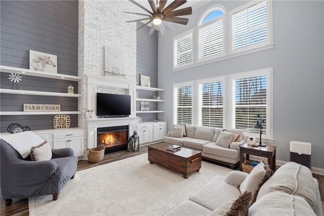 111 Brannon Dr, Canton, GA 30115